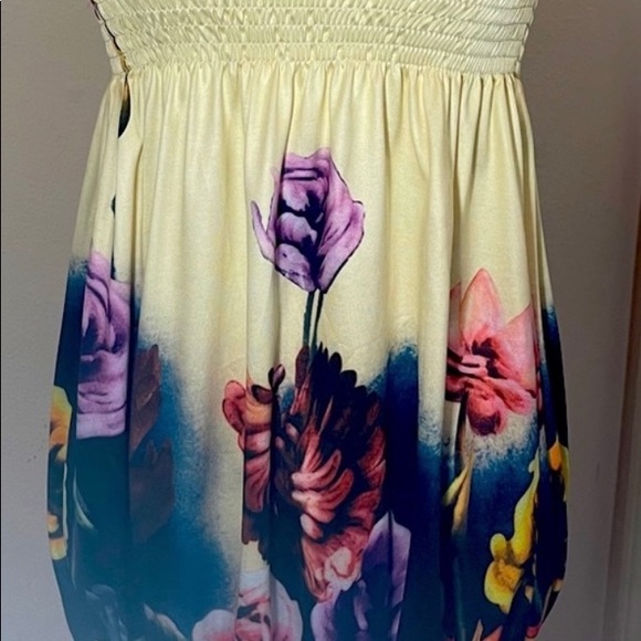 Cream and floral strapless tube top - Picture 2 of 3